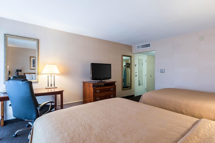 Room 33 of 54