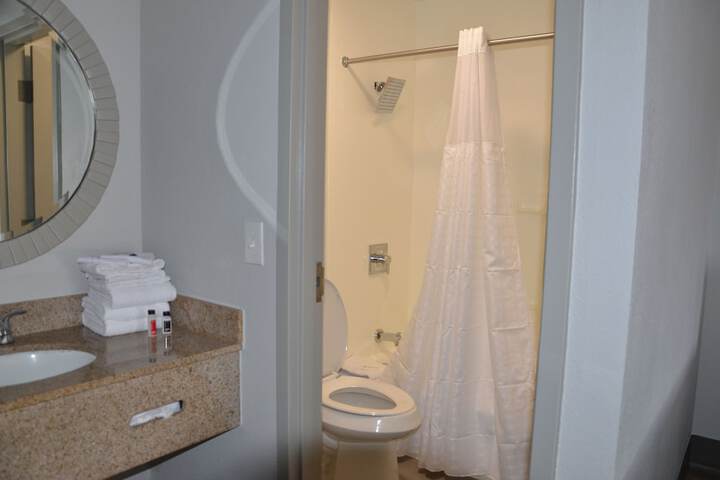 Room 25 of 34
