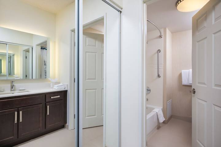 Room 8 of 26
