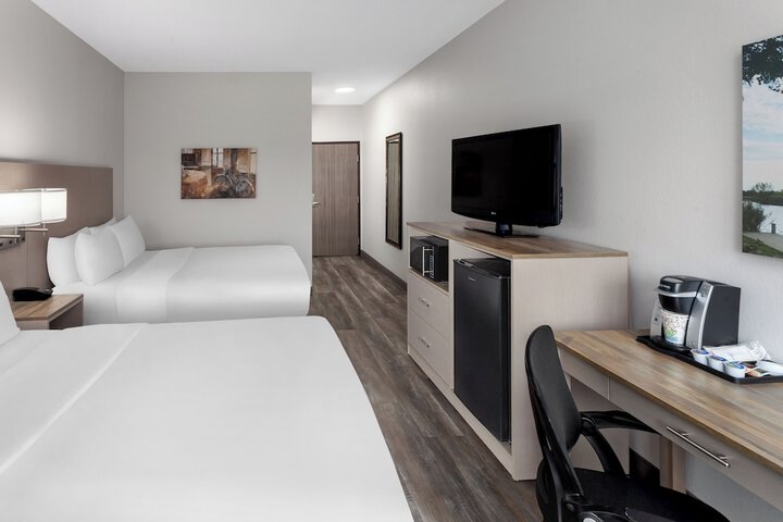 Links Bos Landen Hotel & Spa of Pella Trademark by Wyndham