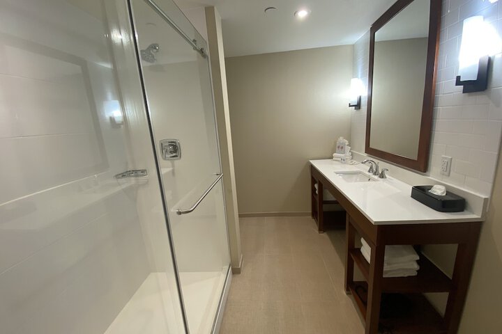 Room 11 of 25