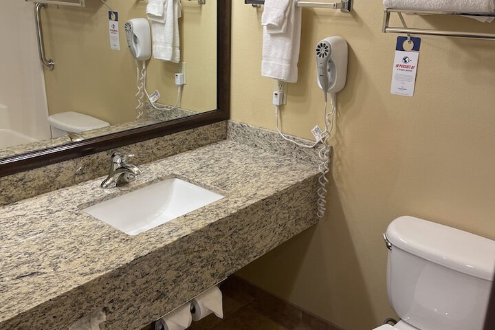 Room 100 of 126