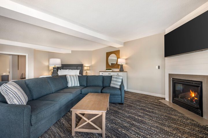 Comfort Suites Chincoteague Island Bayfront Resort
