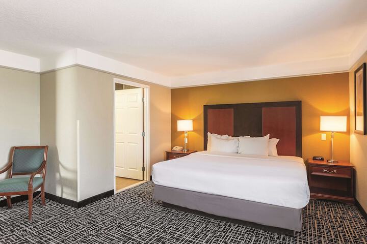 Room 18 of 32