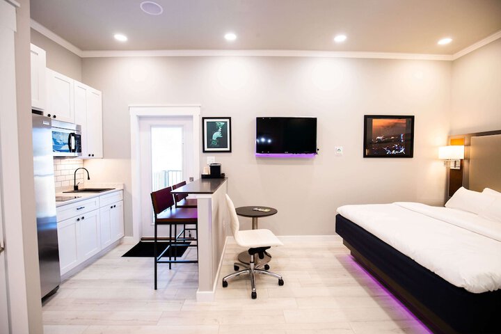 Room 127 of 140