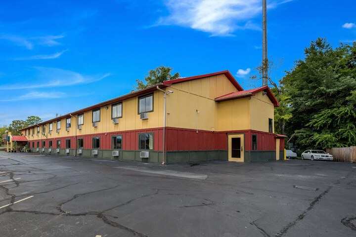 Hotel 6 of 27