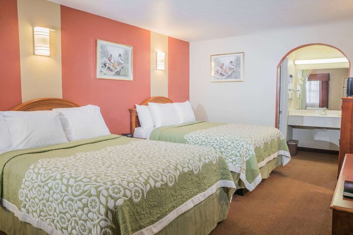 Days Inn by Wyndham Bastrop