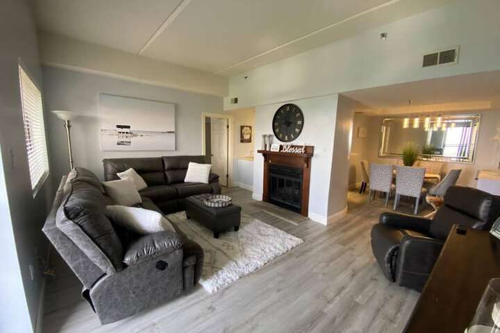 Uhost AI 2BR Condo Scenic Mountain Retreat