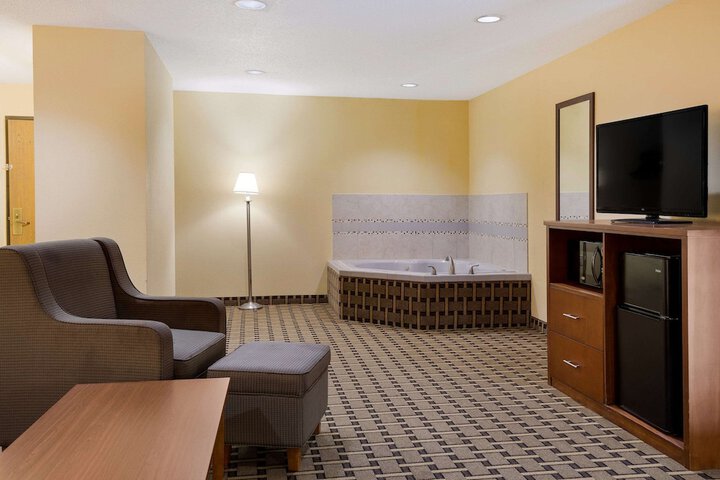 Room 10 of 30