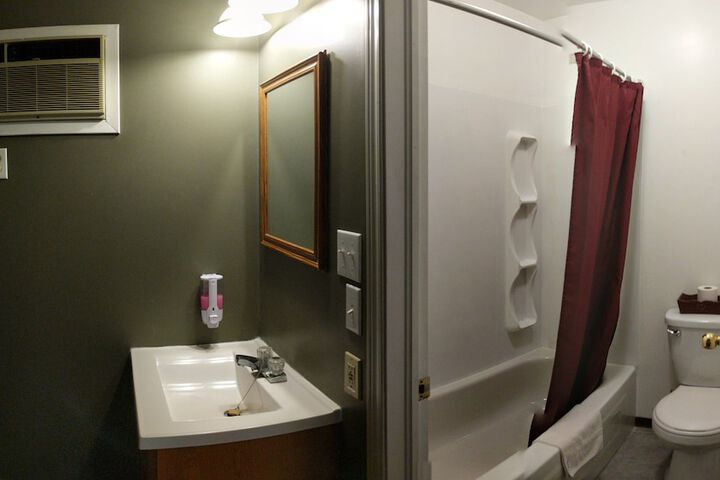 Room 12 of 40
