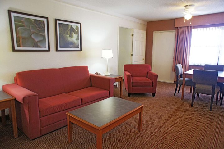 Room 7 of 24