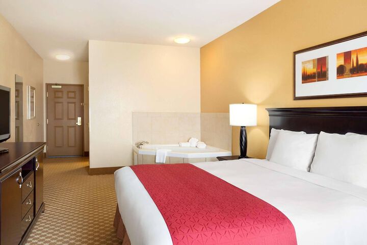 Country Inn & Suites by Radisson Conway, AR