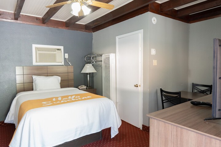 Room 22 of 43