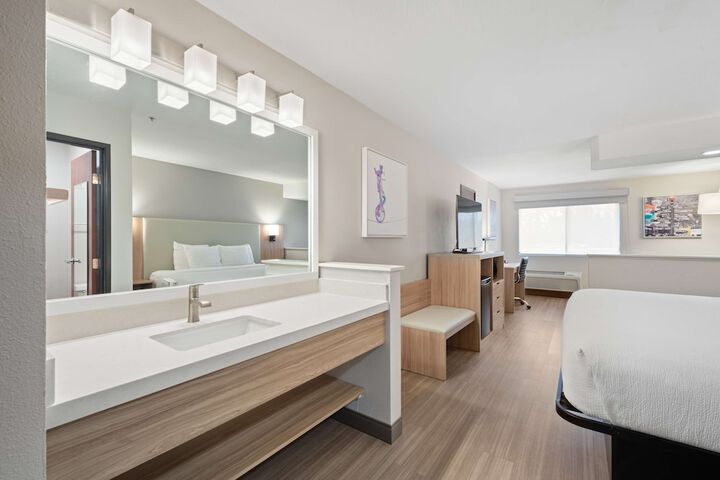 Best Western Lake Oswego / Portland Hotel & Suites
