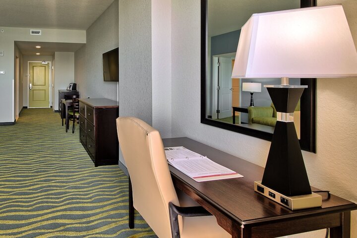 Room 105 of 141