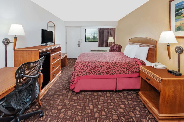 Room 22 of 34