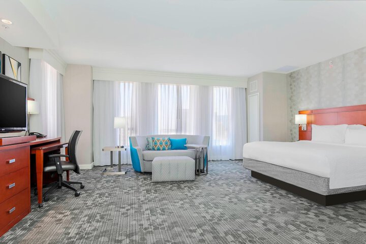 Room 28 of 41