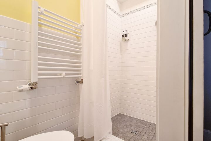 Room 44 of 69