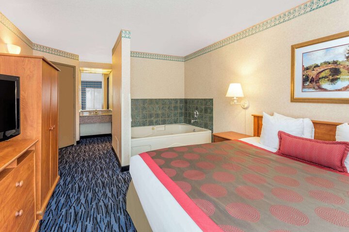 Ramada by Wyndham Kent Seattle Area