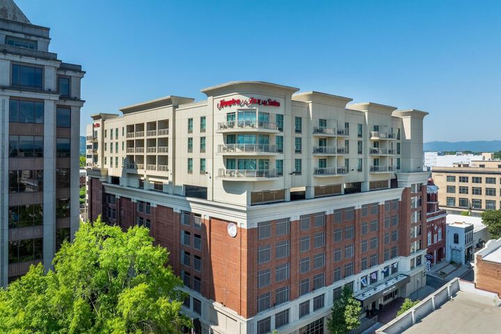 Hampton Inn & Suites Roanoke-Downtown