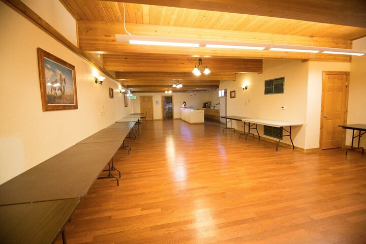 Ballroom/Hall 30 of 34