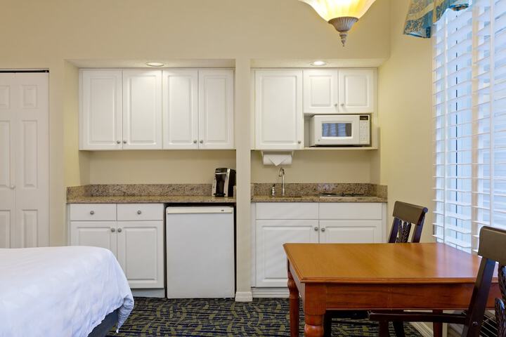 Room 46 of 76