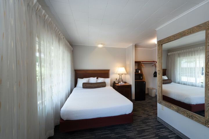 Scottys Lakeside Resort