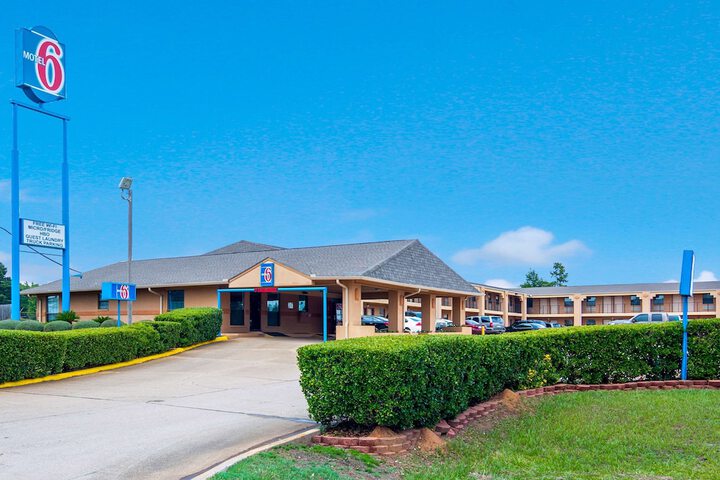 Motel 6 Marshall TX