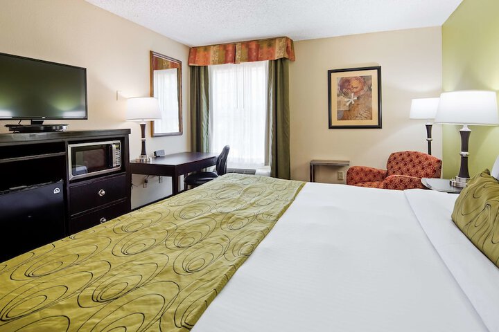 Room 17 of 25