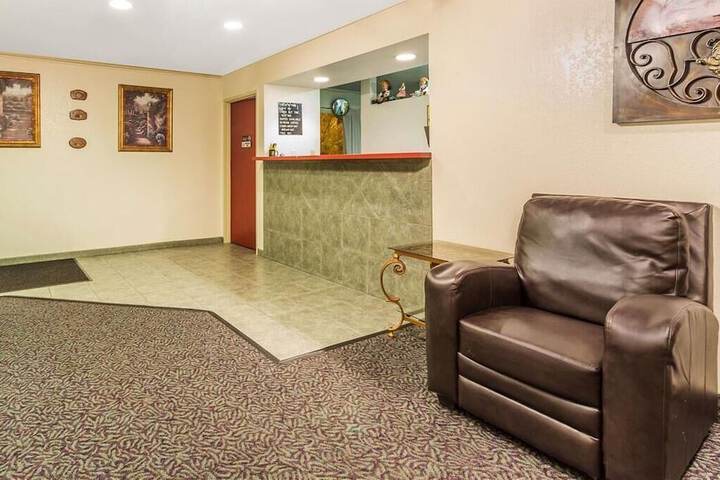 Greeley Valley Lodge