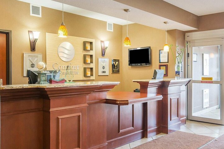 Comfort Inn & Suites