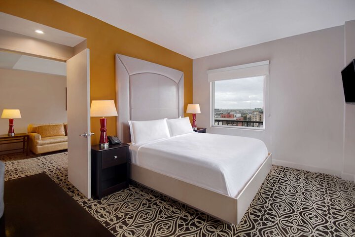 Room 21 of 62