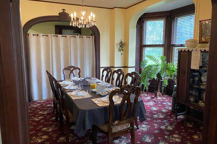 The Vine Bed & Breakfast LLC