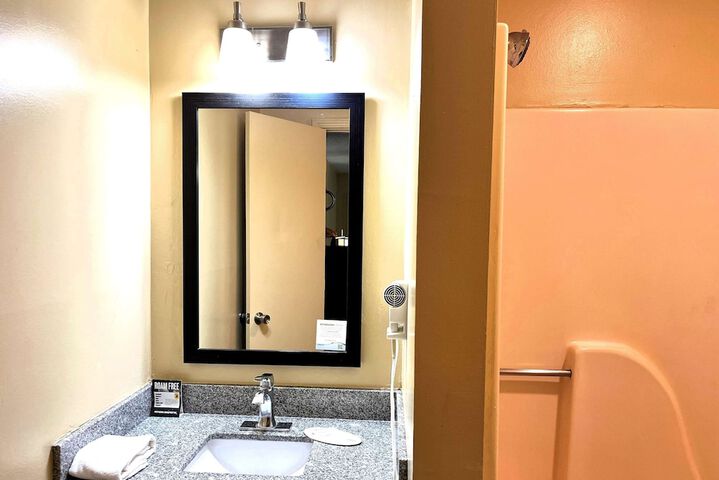 Super 8 by Wyndham Lafayette / Purdue Area