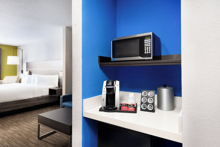 Room 35 of 67
