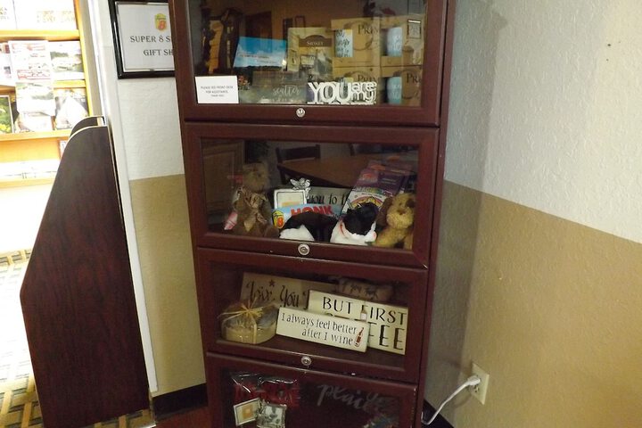 Gift Shop 51 of 52