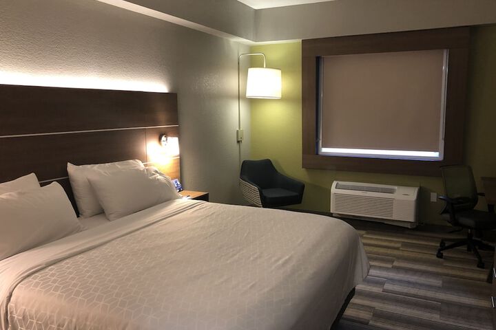 Room 56 of 94