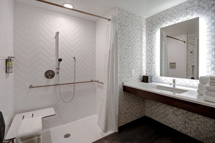 Holiday Inn Erie by IHG