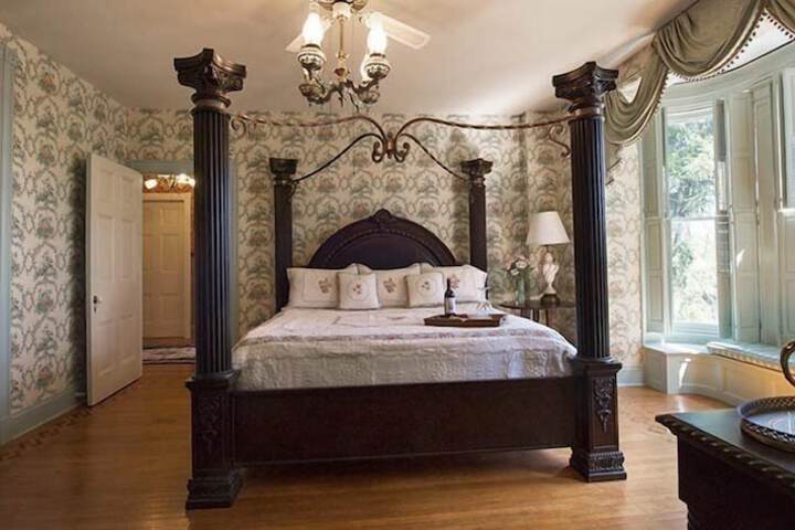 Room 34 of 39