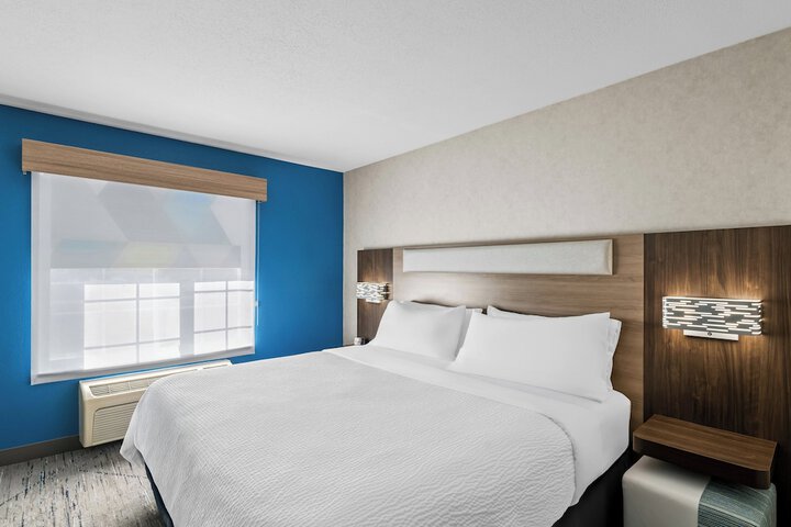 Holiday Inn Express Hotel & Suites Council Bluffs - Convention Center by IHG