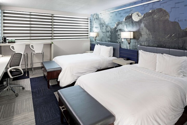 The Rushmore Hotel & Suites BW Premier Collection