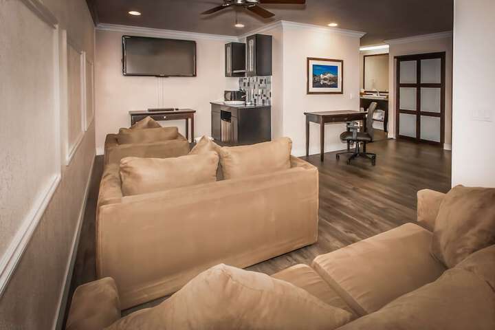 Room 9 of 29