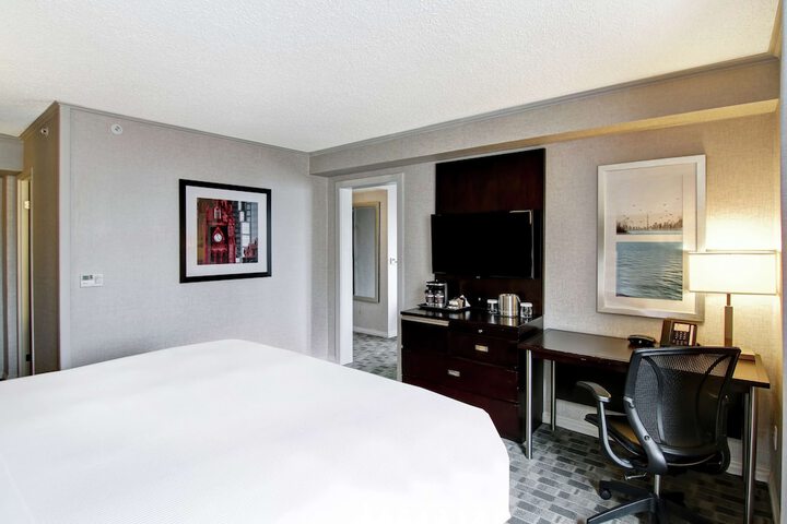 Room 33 of 116