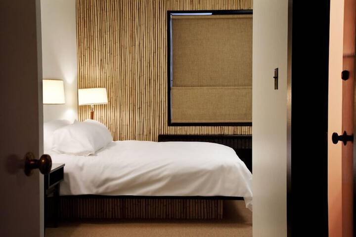 Room 9 of 25