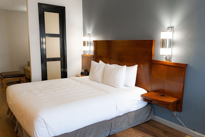 Room 35 of 67