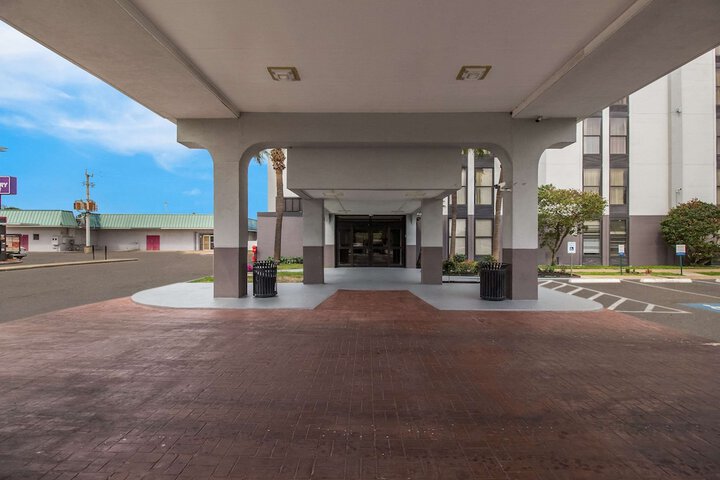 Hotel 4 of 33