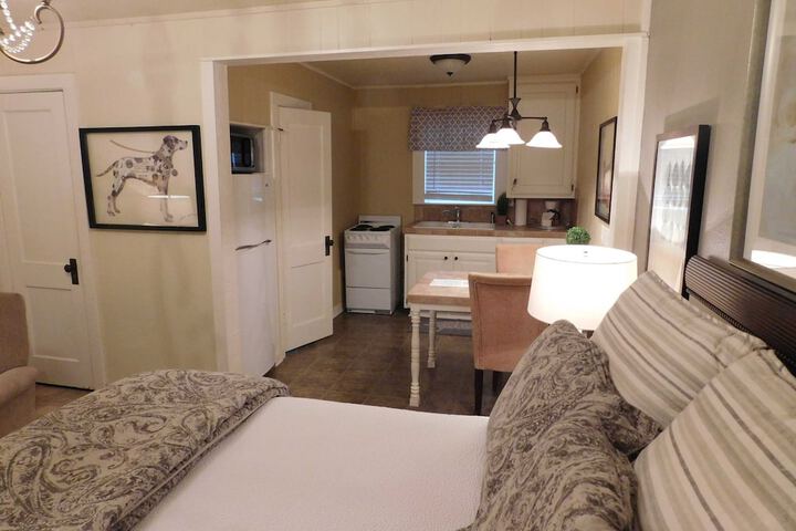 Room 72 of 96