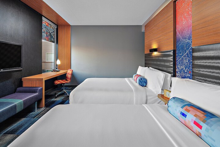 Room 8 of 34
