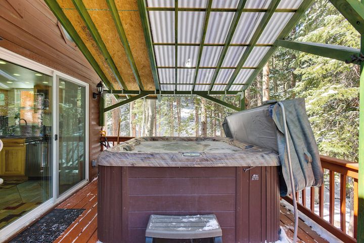Idaho Springs Cabin w / Hot Tub on Half Acre!