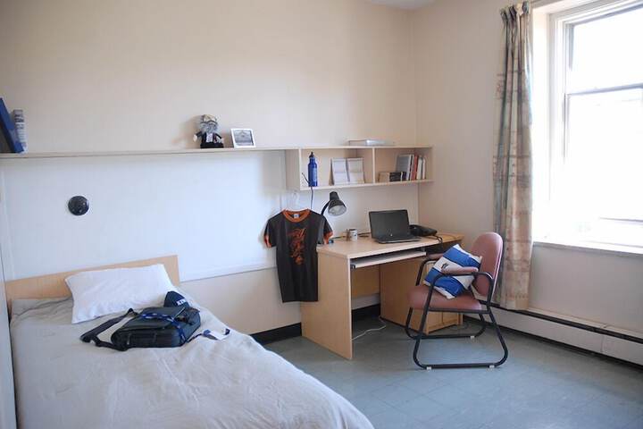 Room 12 of 31